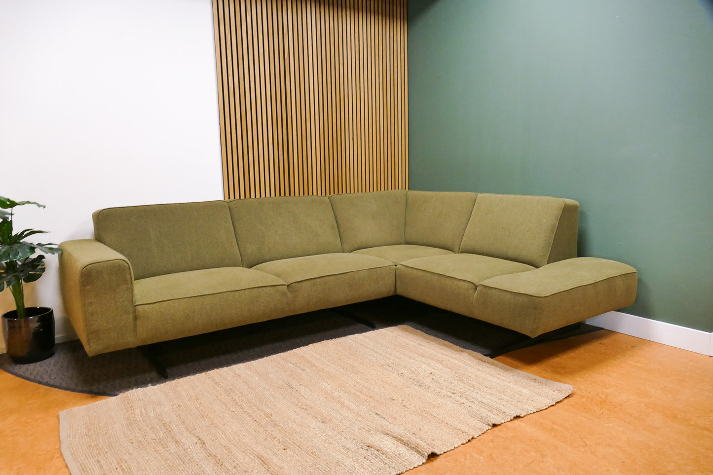 Refurbished Hoekbank Mos Groen