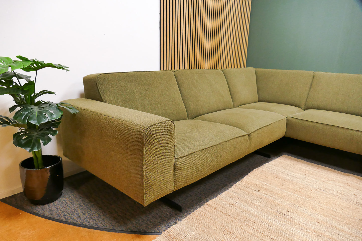 Refurbished Hoekbank Mos Groen