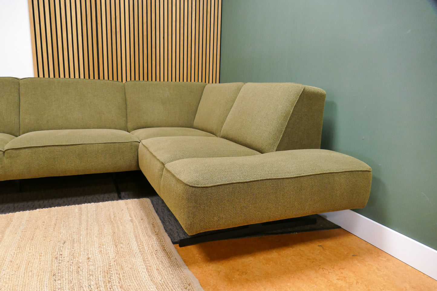 Refurbished Hoekbank Mos Groen