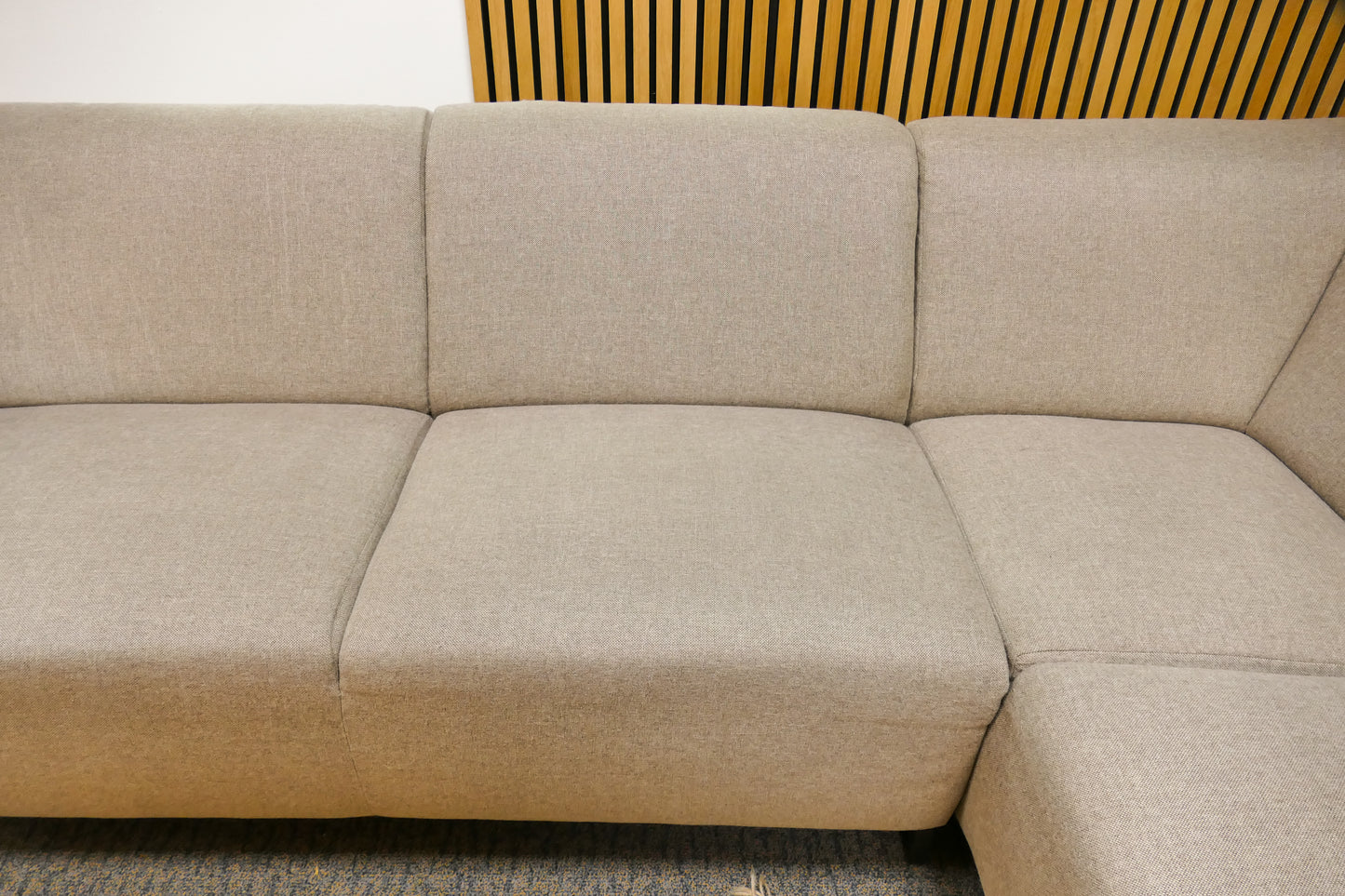 Refurbished Modern Hoekbank Taupe
