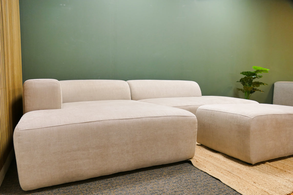 Refurbished Chaise Longue Beige 4x6 Sofa Met Hocker