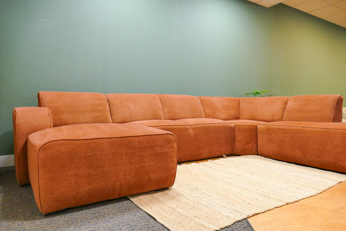 Refurbished Moderne U Bank Terracotta