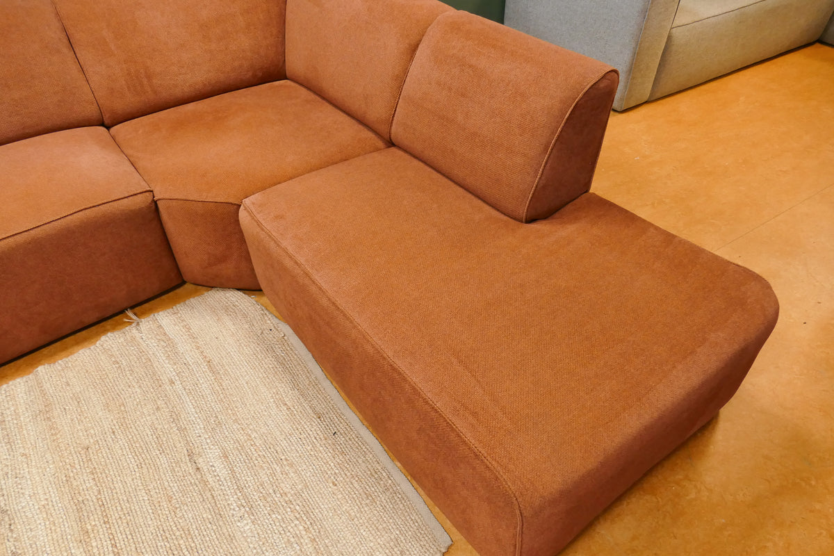Refurbished Moderne U Bank Terracotta