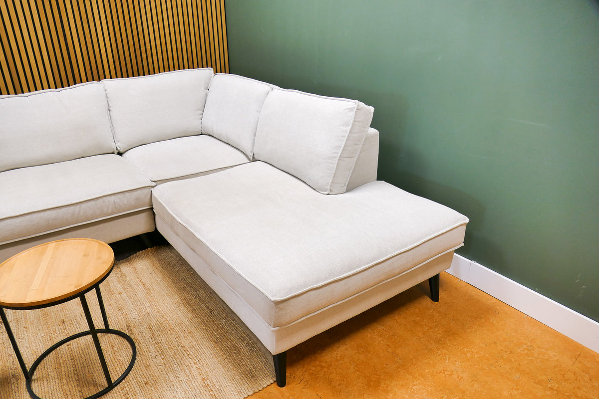Refurbished Hoekbank Goossens Chambre Beige