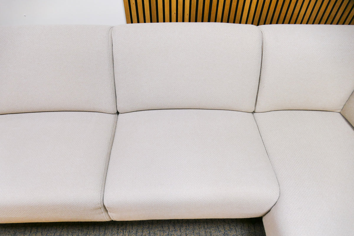 Refurbished Montel Hoekbank Creme