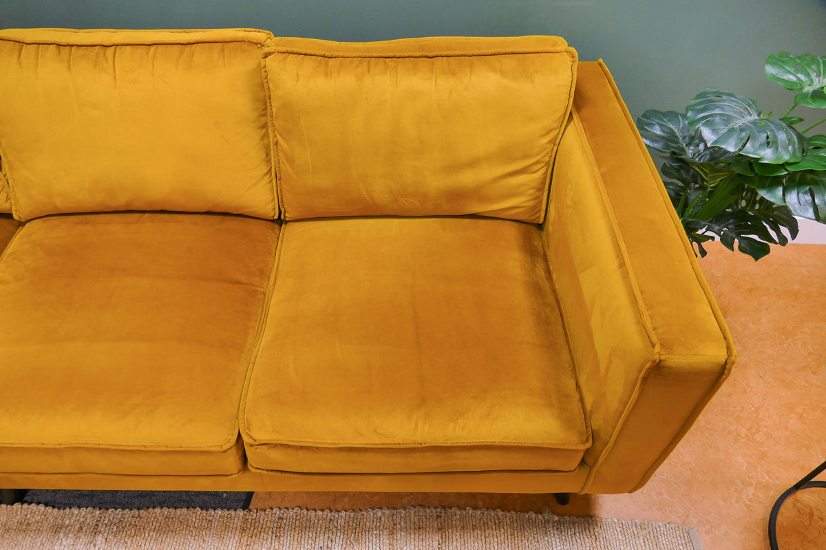 Refurbished Hoekbank Goossens Velvet Okergeel