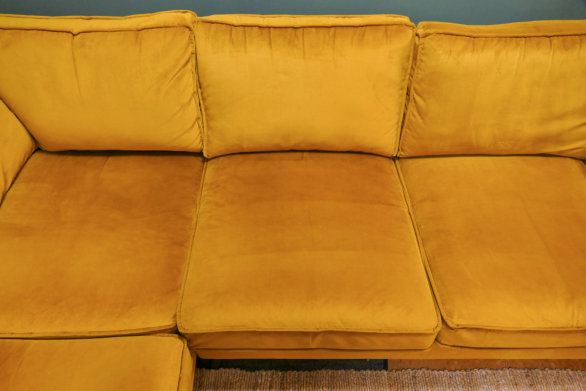 Refurbished Hoekbank Goossens Velvet Okergeel
