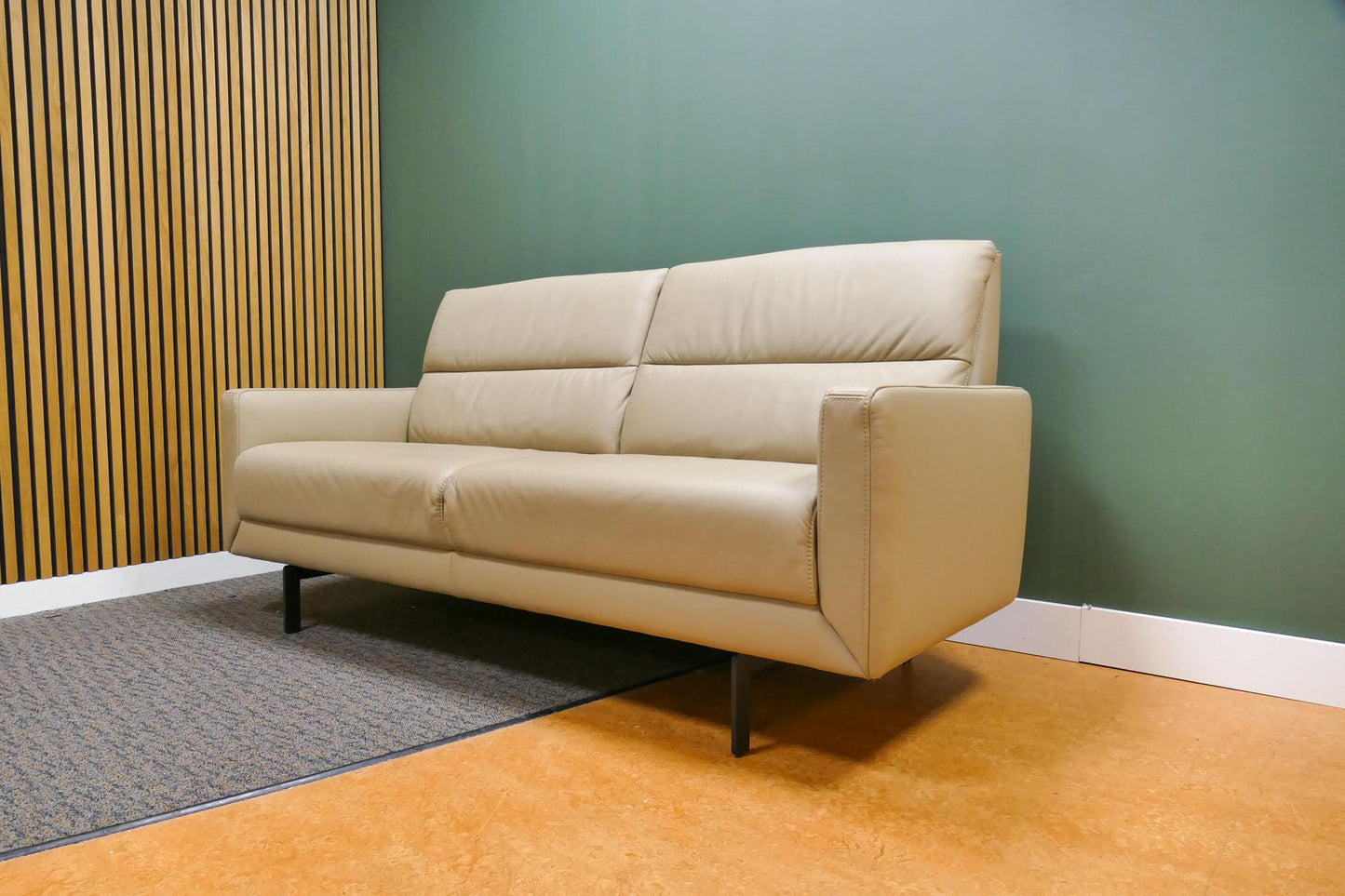 Refurbished 2,5 Zits Bank Prominent T501 Beige Leer