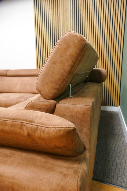 Refurbished Inhouse Hoekbank Cognac Microvezel