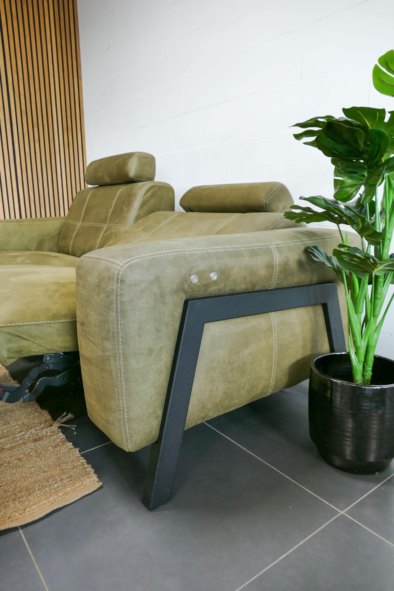 Refurbished Rechte 3-zits bank elektrisch verstelbaar De Bommel