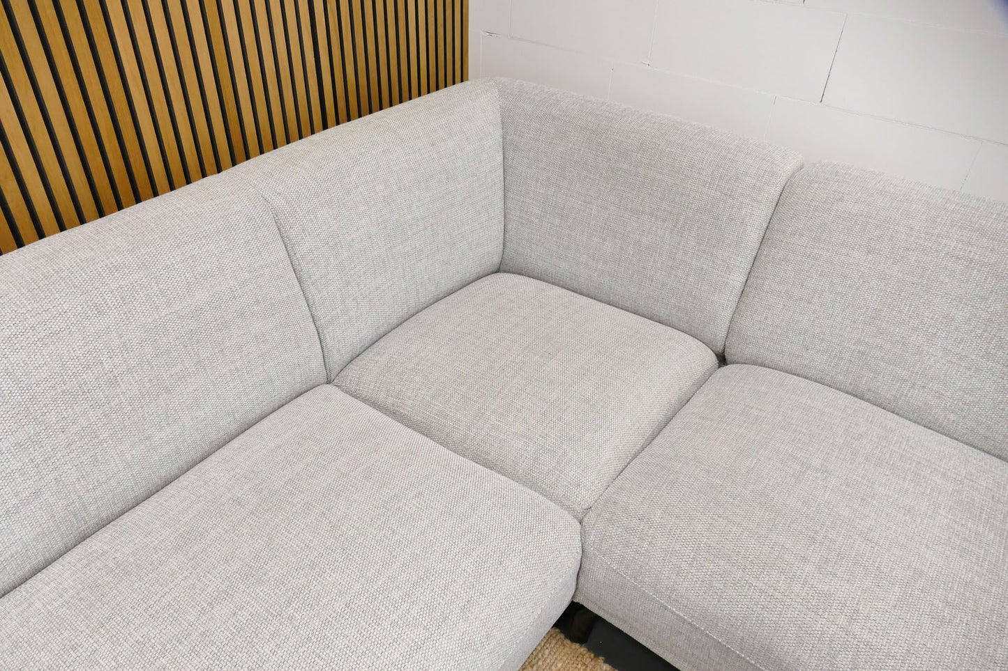 Refurbished Hoekbank Greige DFS