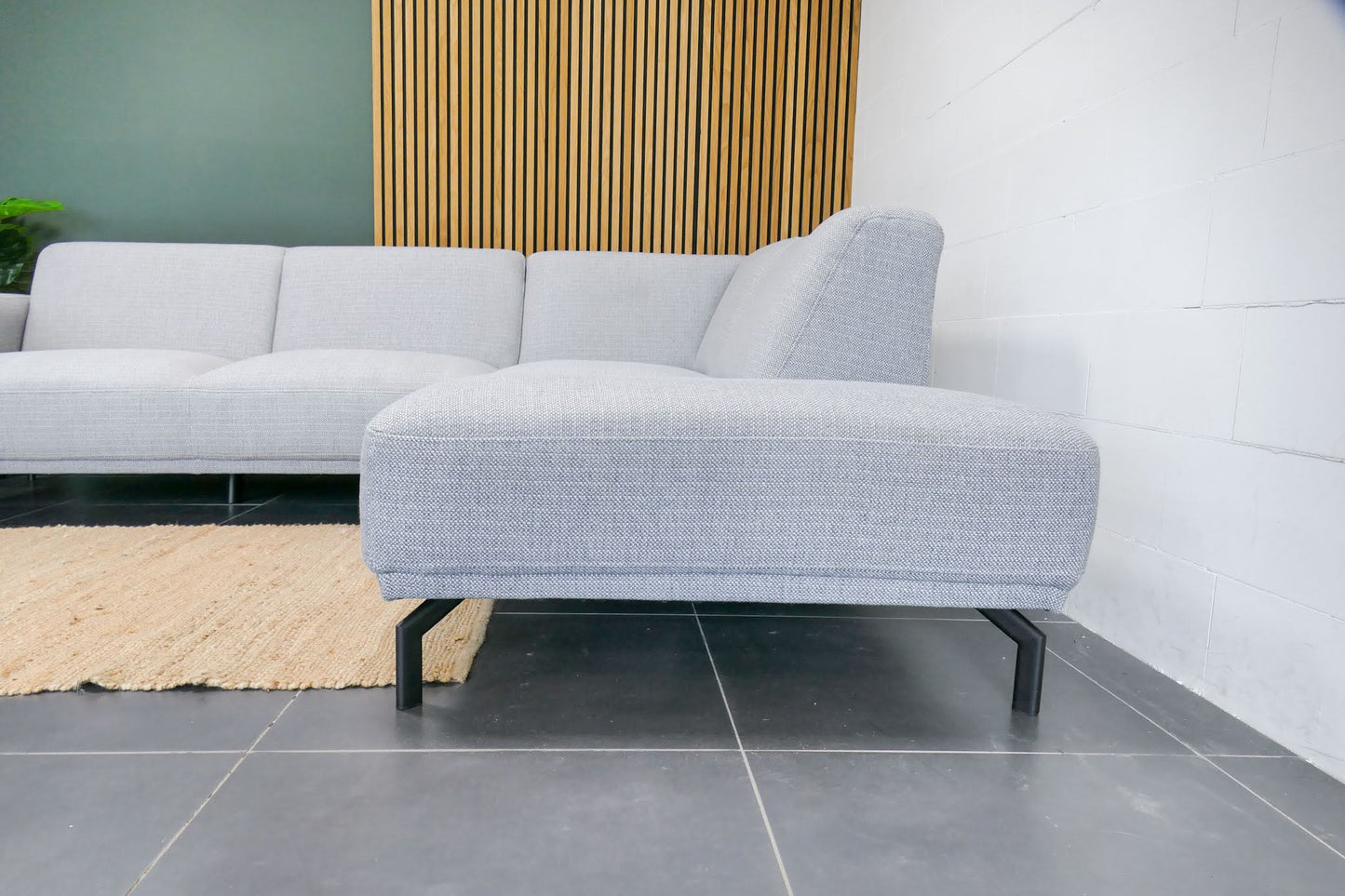 Refurbished Montel Hoekbank Viano Lichtgrijs