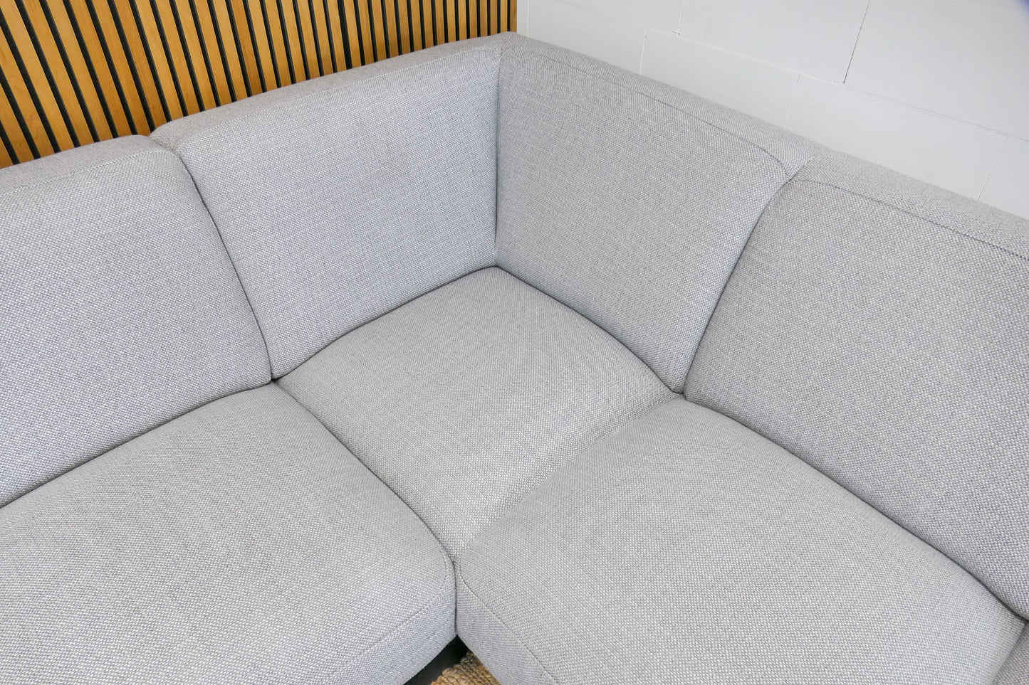 Refurbished Montel Hoekbank Viano Lichtgrijs
