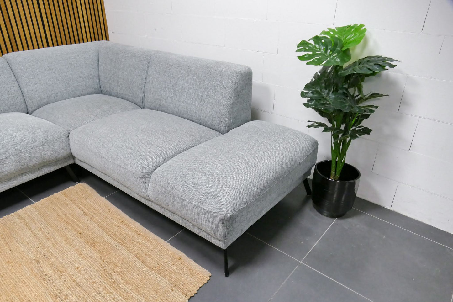Refurbished DFS hoekbank Lichtgrijs
