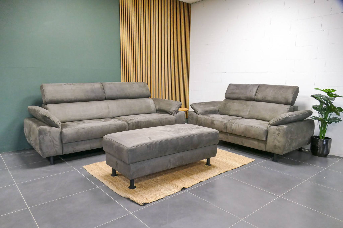 Refurbished 2 + 3 zits met Hocker INHOUSE Rigas