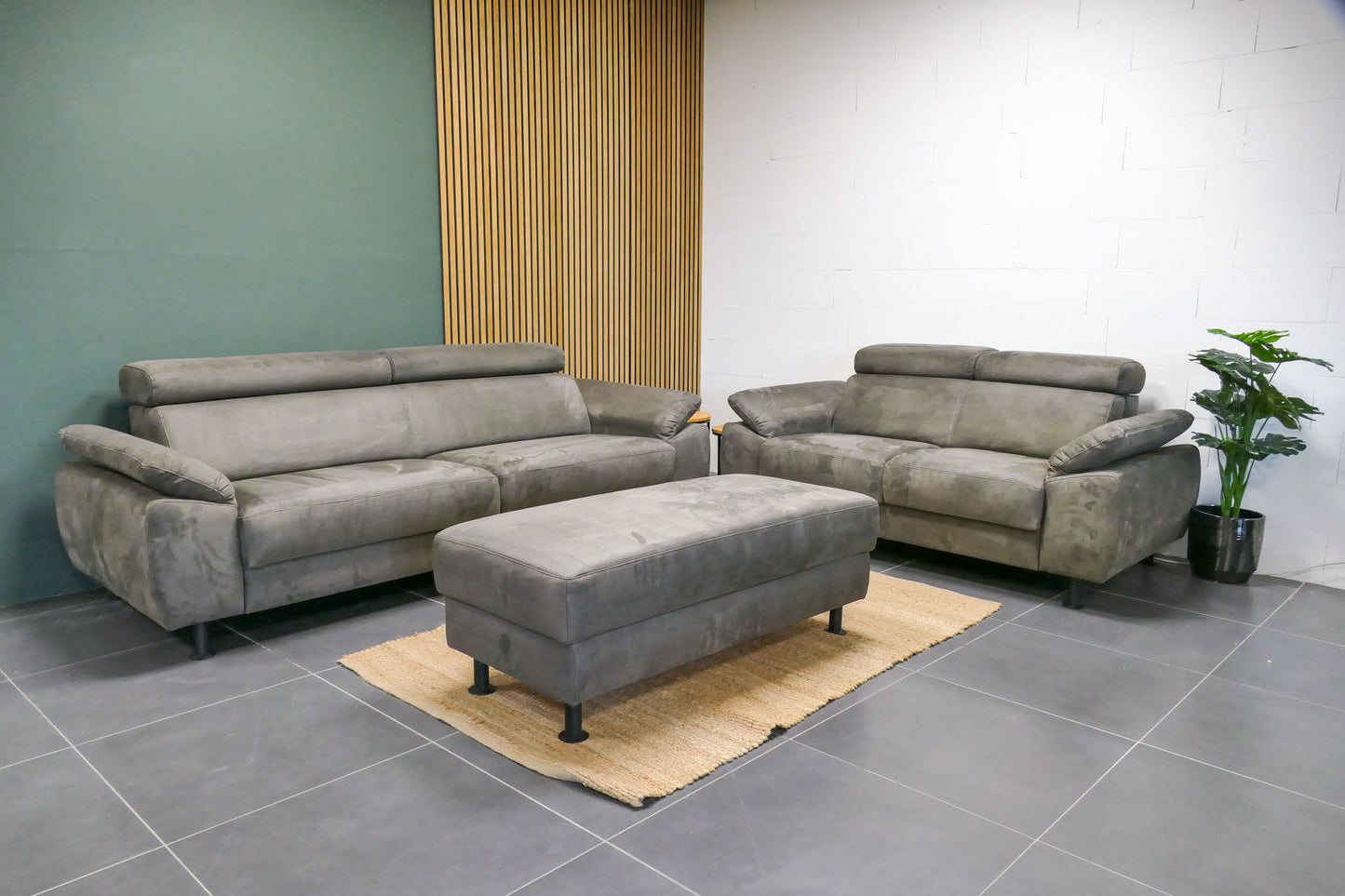 Refurbished 2 + 3 zits met Hocker INHOUSE Rigas