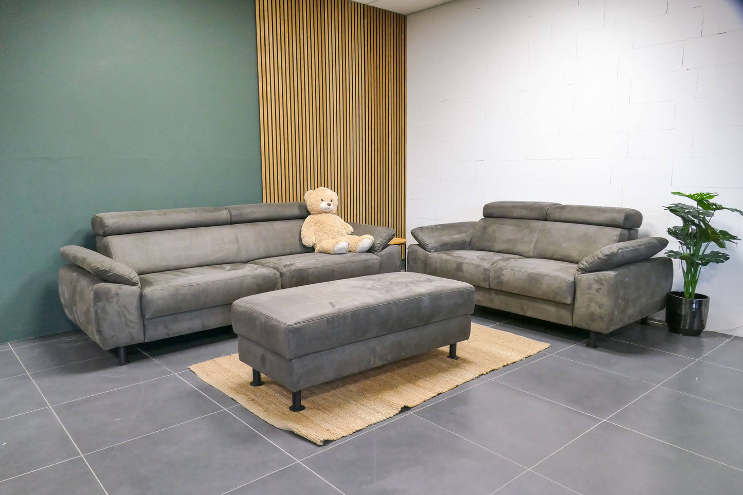 Refurbished 2 + 3 zits met Hocker INHOUSE Rigas