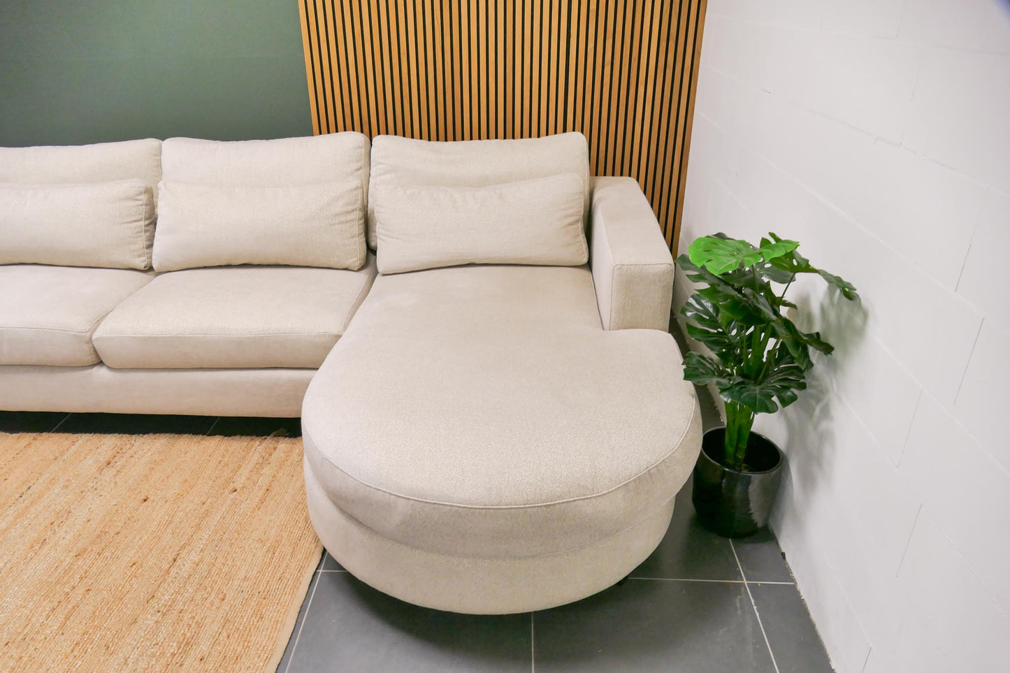 Refurbished Goossens Lounge Bank Beige