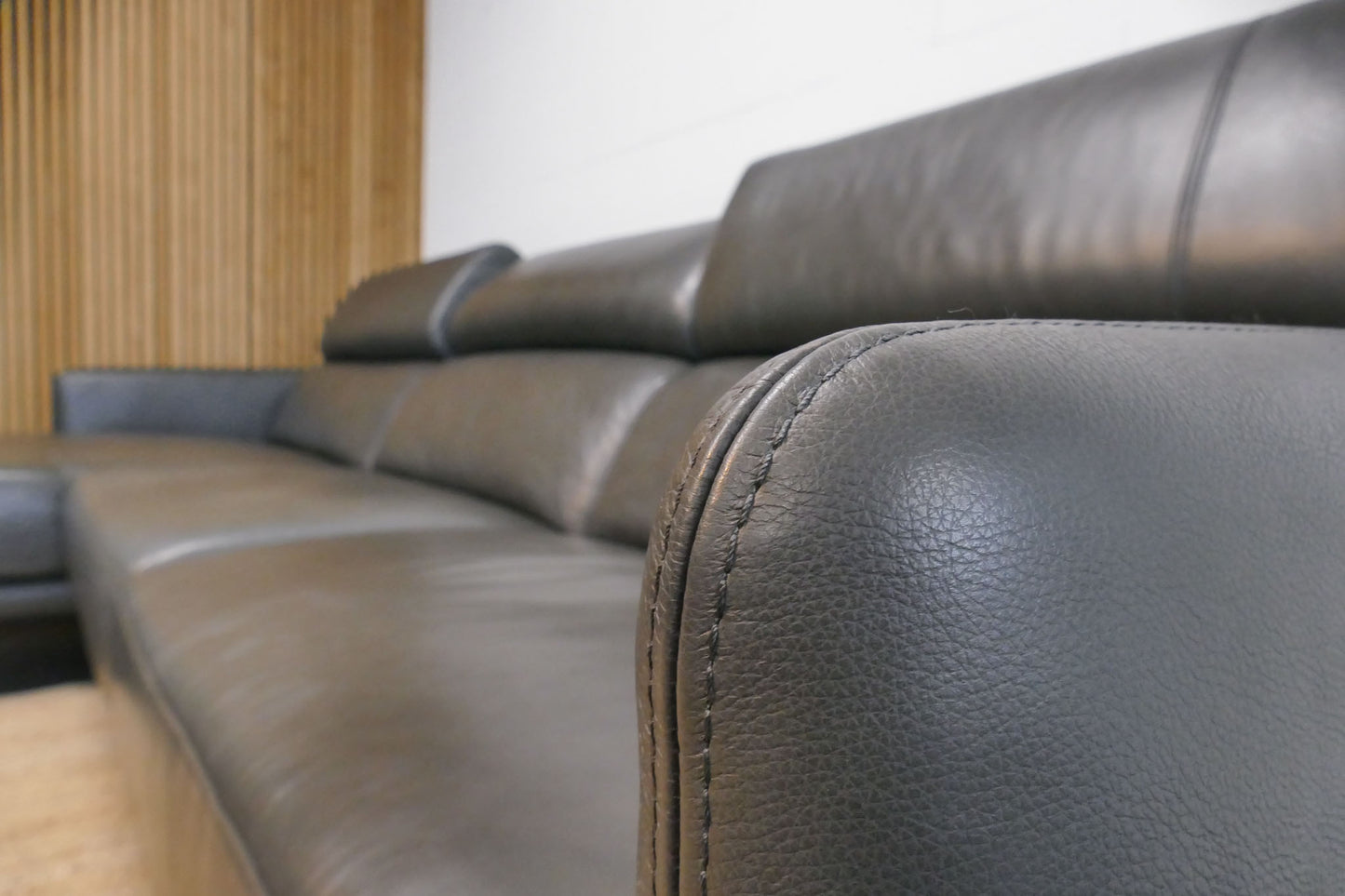 Refurbished InHouse Lounge Bank Antraciet Leder