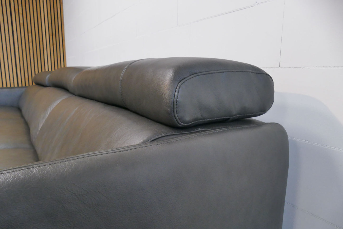 Refurbished InHouse Lounge Bank Antraciet Leder