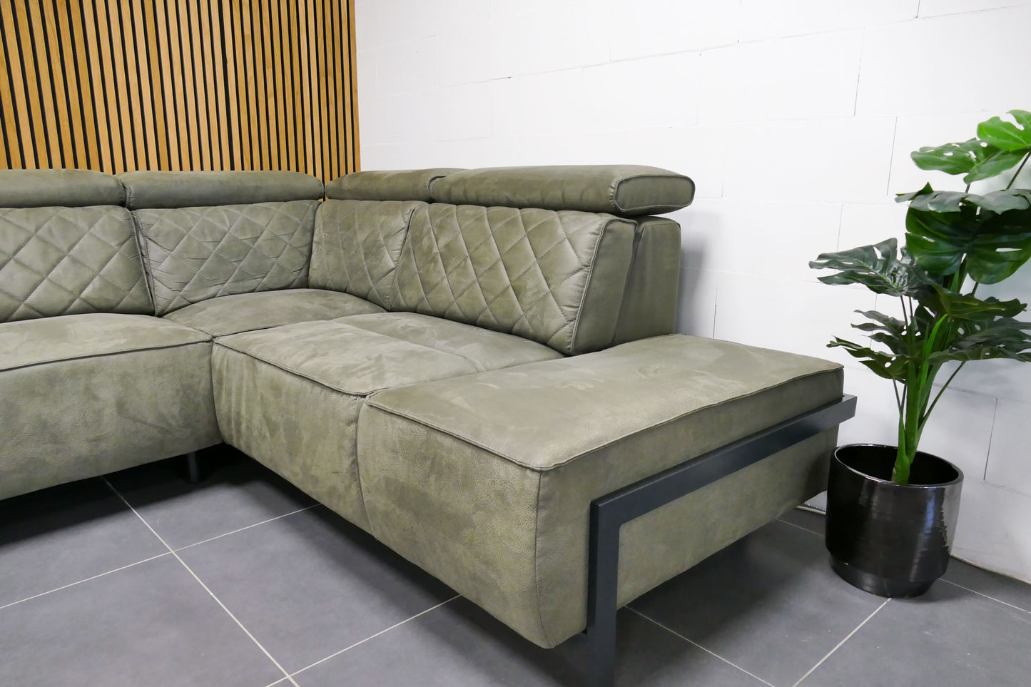 Refurbished Henders & Hazel Hoekbank Busan Groen