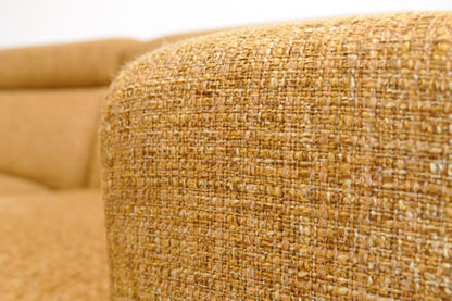 Refurbished InHouse hoekbank Nayomi Goudgeel met hocker