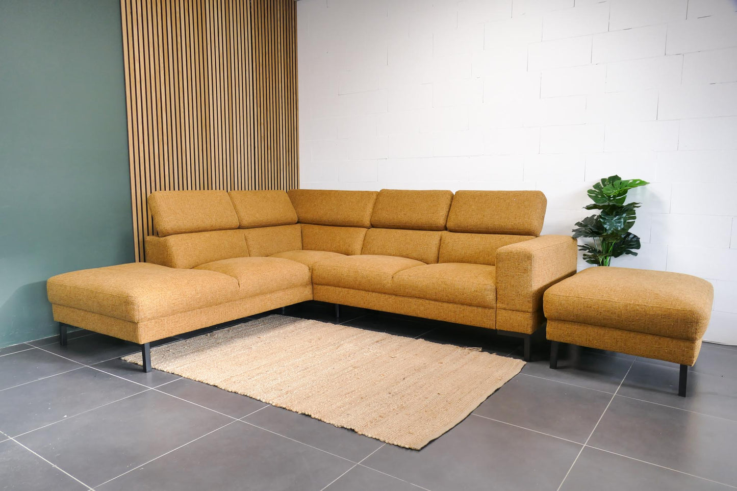 Refurbished InHouse hoekbank Nayomi Goudgeel met hocker