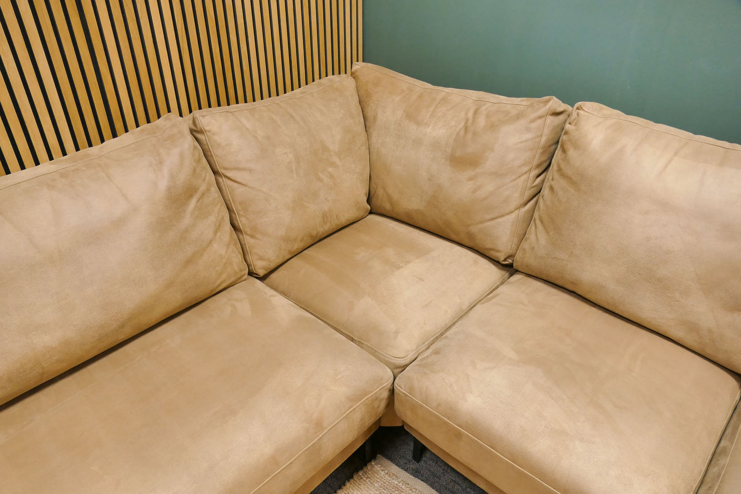 Refurbished Urban Sofa Hoekbank Camel Bruin