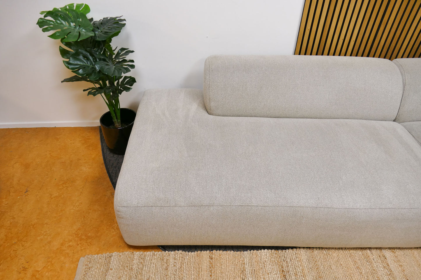 Refurbished 4x6 Sofa Beige Modulair