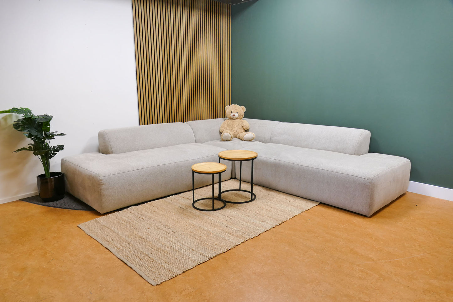 Refurbished 4x6 Sofa Beige Modulair