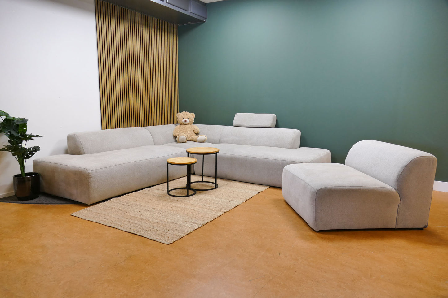 Refurbished 4x6 Sofa Beige Modulair