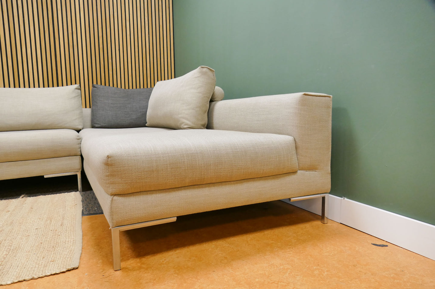 Refurbished Hoekbank Design on Stock Aikon Lounge Beige