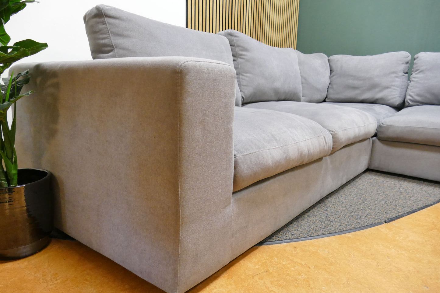 Refurbished Grote Loungebank + Hocker Grijs