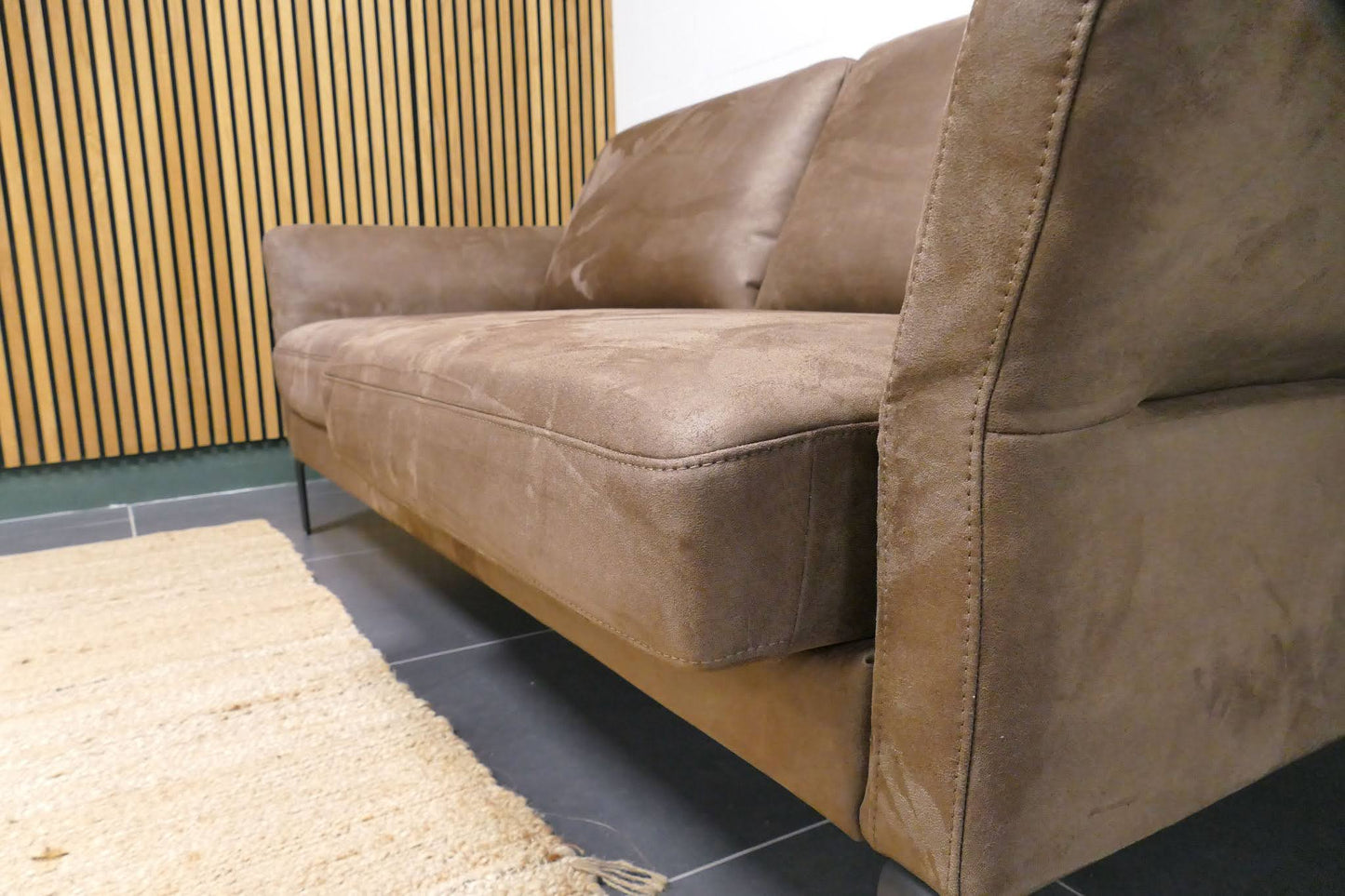 Refurbished Prominent 2,5 zits bank Elektrisch verstelbaar