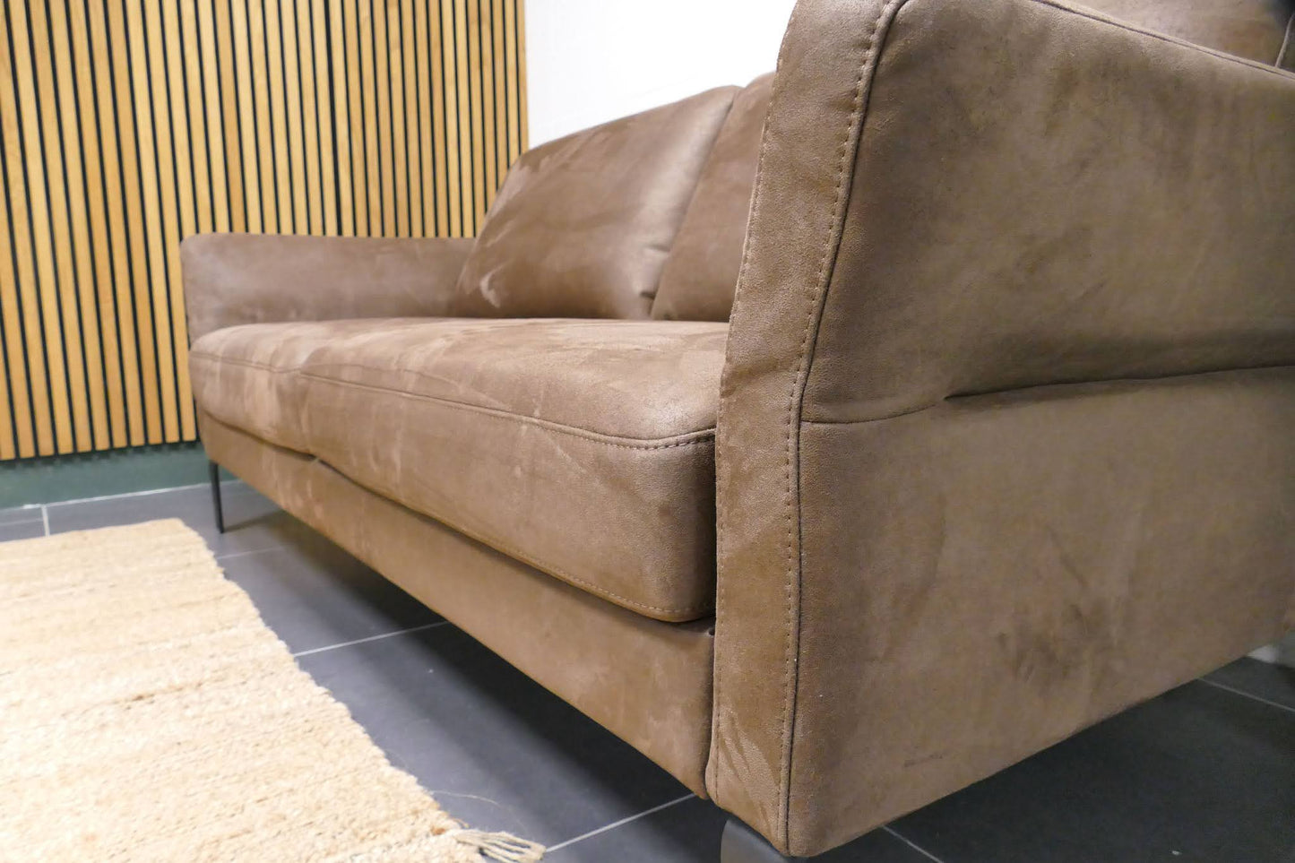 Refurbished Prominent 2,5 zits bank Elektrisch verstelbaar