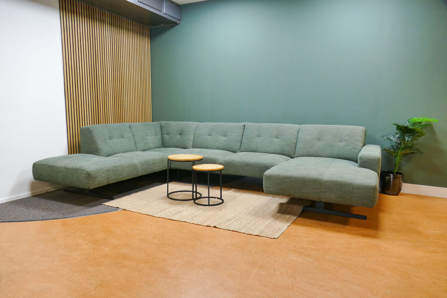 Refurbished Montèl Traffic U Bank Groen