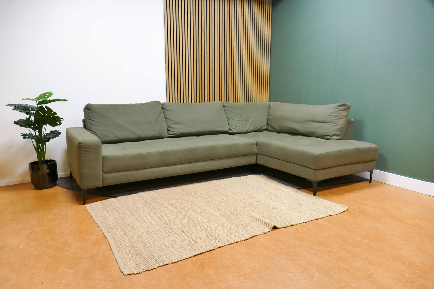 Refurbished Goossens Hoekbank Groen Coco